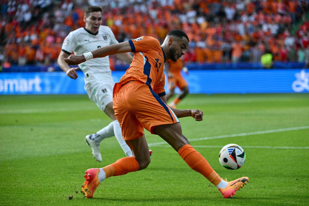 荷兰队在欧洲预选赛中取得囧胜，成功锁定晋级资格