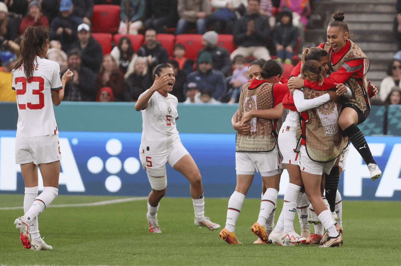 墨西哥碾压哥伦比亚，托尼点燃赛场