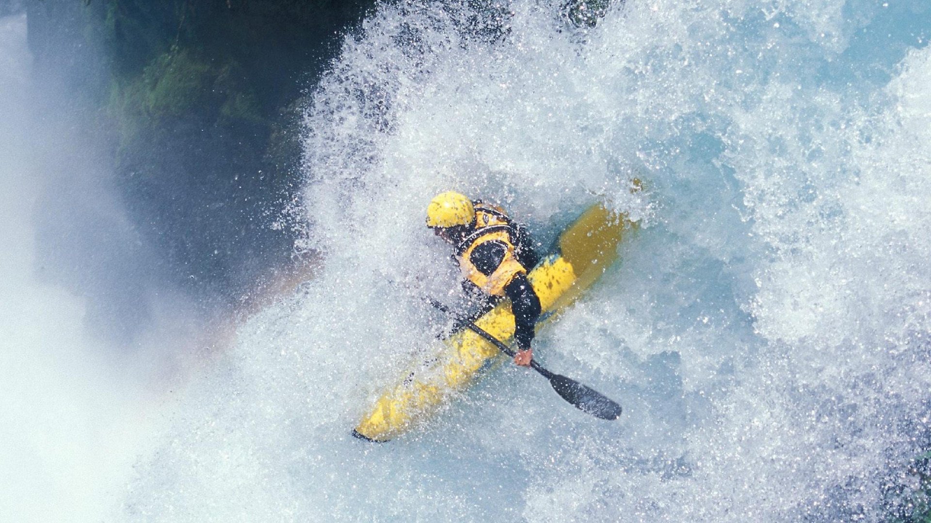 街道上的绿意，爱尔兰F1新军爆冷击败哥伦比亚传奇车队